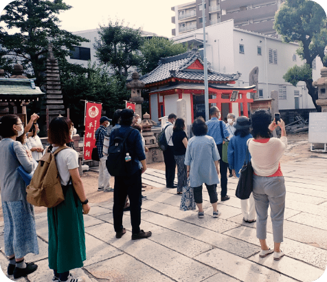 Walking in the streets of Hyogo-no-tsu